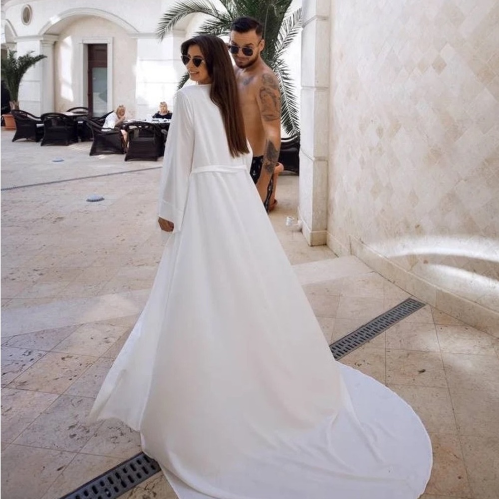 Bridal Robe with Train - Picture 5 of 9
